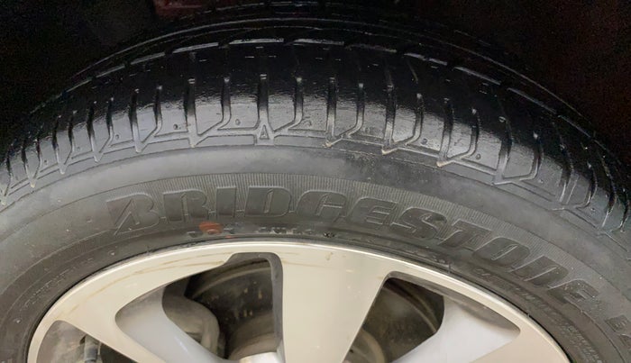 2015 Hyundai Elite i20 ASTA 1.2, Petrol, Manual, 80,910 km, Left Front Tyre Tread