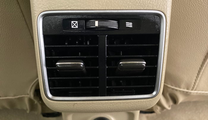 2016 Maruti Ciaz ZXI AT, Petrol, Automatic, 48,191 km, Rear AC Vents