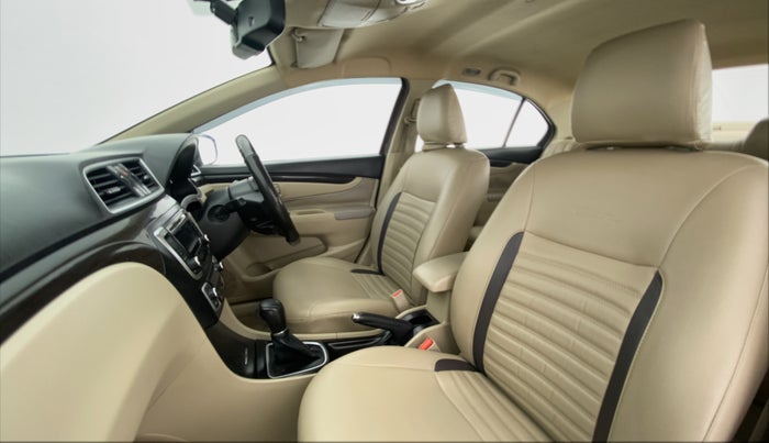 2016 Maruti Ciaz ZXI AT, Petrol, Automatic, 48,191 km, Right Side Front Door Cabin