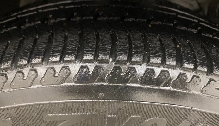2018 Maruti S Cross ZETA 1.3, Diesel, Manual, 70,253 km, Right Front Tyre Tread