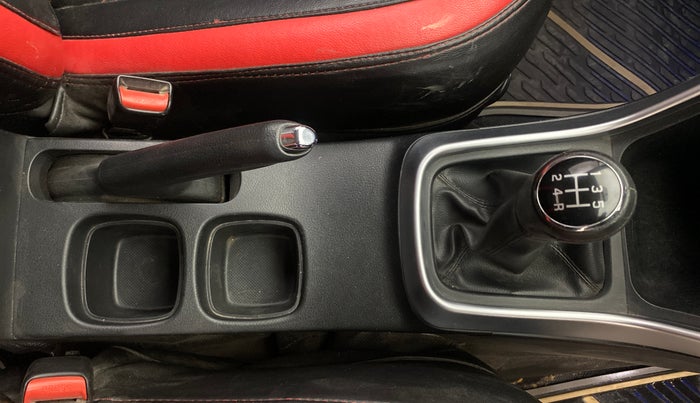 2018 Maruti S Cross ZETA 1.3, Diesel, Manual, 70,253 km, Gear Lever