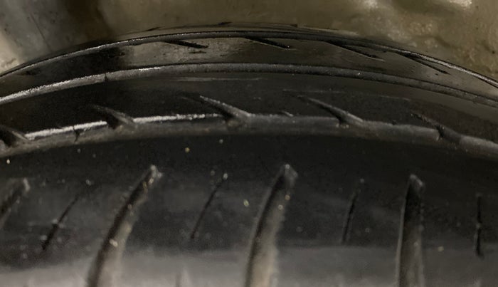 2014 Honda Amaze 1.2 VXMT I VTEC, Petrol, Manual, 76,438 km, Right Rear Tyre Tread