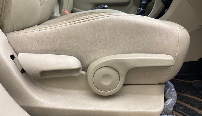 2022 Maruti Ciaz ALPHA 1.5 SHVS PETROL, Petrol, Manual, 61,187 km, Driver Side Adjustment Panel