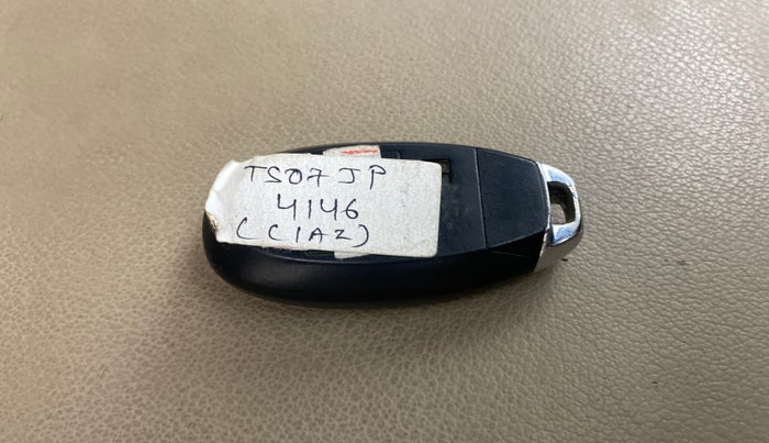 2022 Maruti Ciaz ALPHA 1.5 SHVS PETROL, Petrol, Manual, 61,187 km, Key Close Up