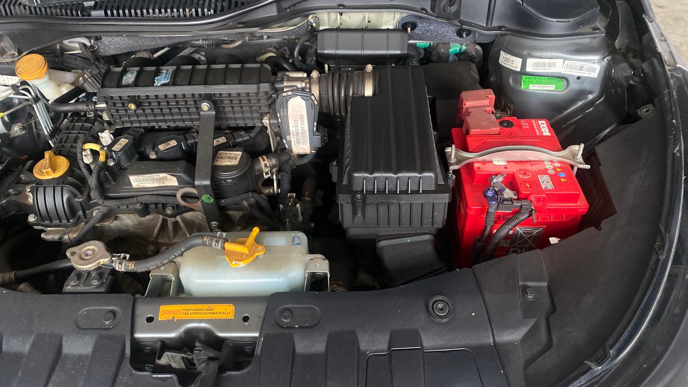 2023 Tata ALTROZ XZ + SUNROOF, Petrol, Manual, 19,562 km, Engine View - Left
