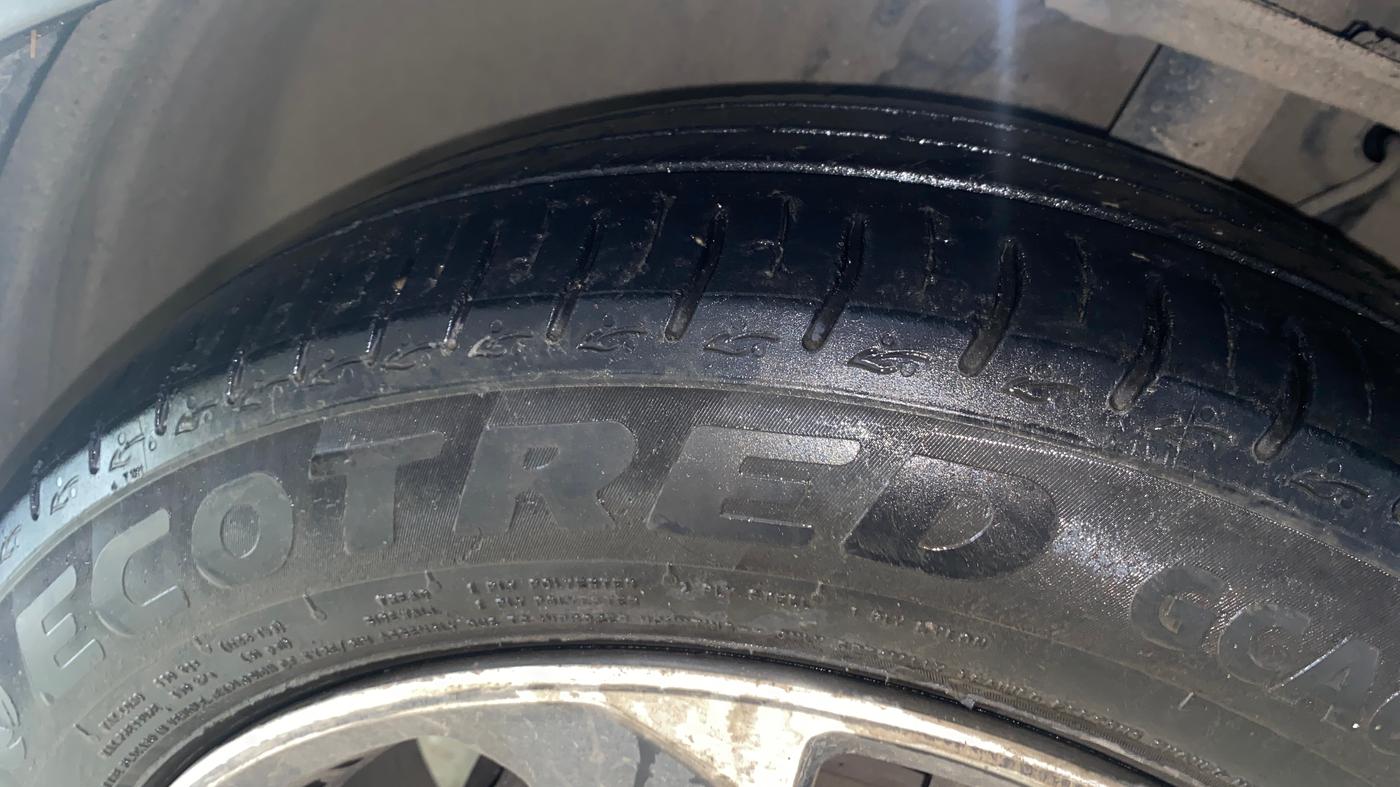 2023 Tata ALTROZ XZ + SUNROOF, Petrol, Manual, 19,562 km, Left Front Tyre Tread