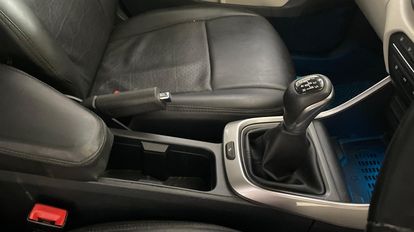 2023 Tata ALTROZ XZ + SUNROOF, Petrol, Manual, 19,562 km, Gear Lever