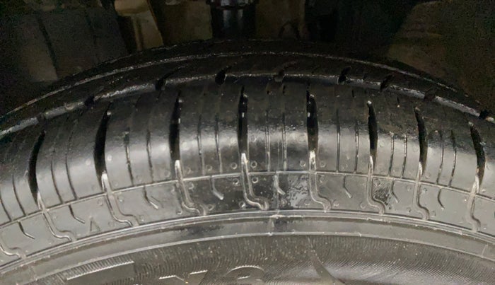 2019 Renault TRIBER RXZ, Petrol, Manual, 51,517 km, Left Front Tyre Tread