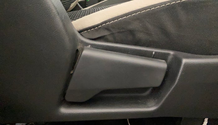 2019 Renault TRIBER RXZ, Petrol, Manual, 51,517 km, Driver Side Adjustment Panel