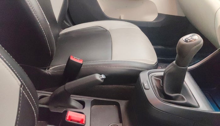 2023 Tata ALTROZ XT PETROL, Petrol, Manual, 15,498 km, Gear Lever