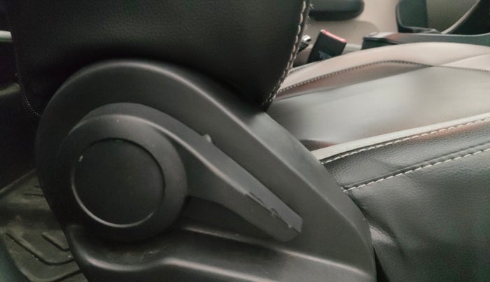 2023 Tata ALTROZ XT PETROL, Petrol, Manual, 15,498 km, Driver Side Adjustment Panel