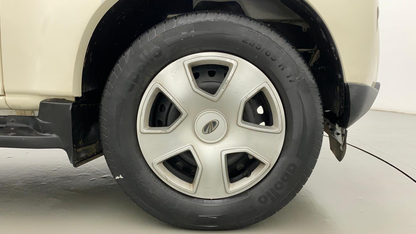 2018 Mahindra Scorpio S7 120 BHP 2WD, Diesel, Manual, 29,165 km, Right Front Wheel