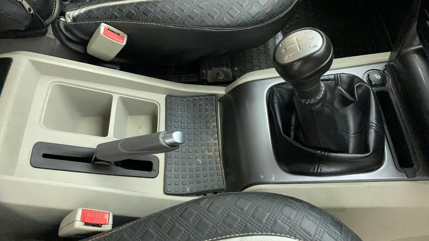 2018 Mahindra Scorpio S7 120 BHP 2WD, Diesel, Manual, 29,165 km, Gear Lever