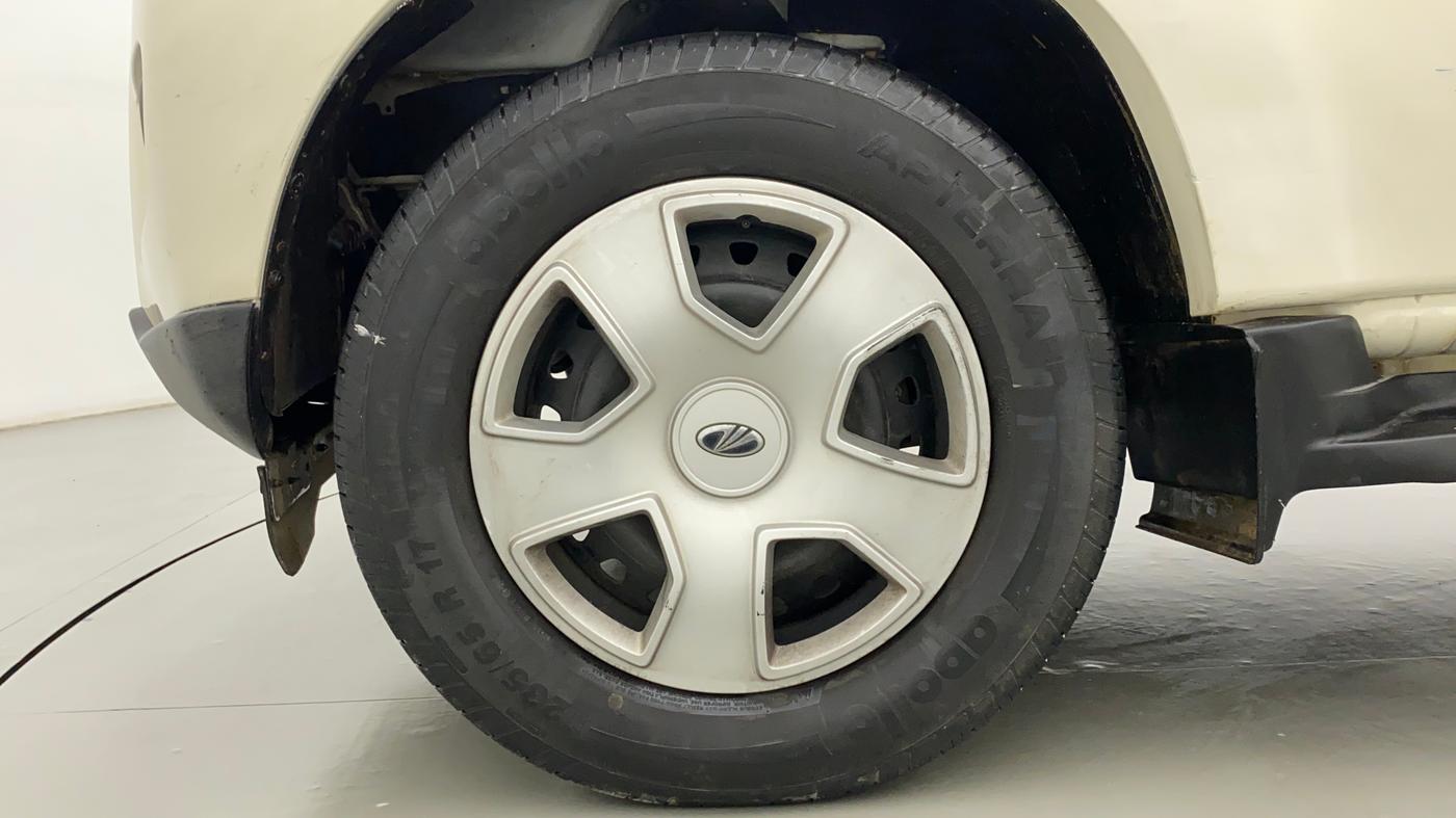 2018 Mahindra Scorpio S7 120 BHP 2WD, Diesel, Manual, 29,165 km, Left Front Wheel