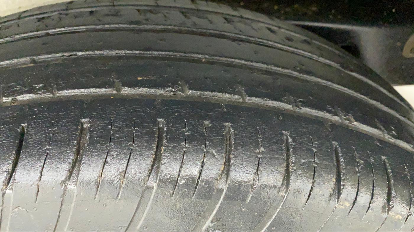 2018 Mahindra Scorpio S7 120 BHP 2WD, Diesel, Manual, 29,165 km, Left Rear Tyre Tread