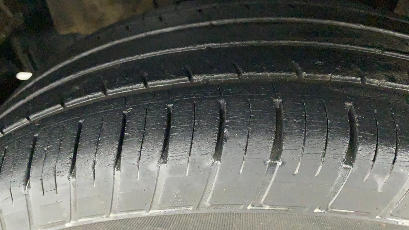 2018 Mahindra Scorpio S7 120 BHP 2WD, Diesel, Manual, 29,165 km, Left Front Tyre Tread