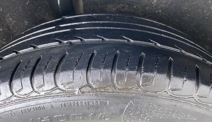 2015 Ford Ecosport TITANIUM 1.5L PETROL, CNG, Manual, 42,516 km, Right Rear Tyre Tread