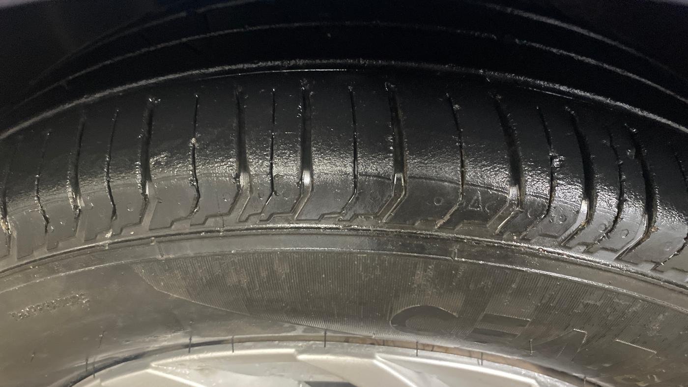 2019 Maruti IGNIS DELTA 1.2 AMT, Petrol, Automatic, 66,708 km, Left Front Tyre Tread