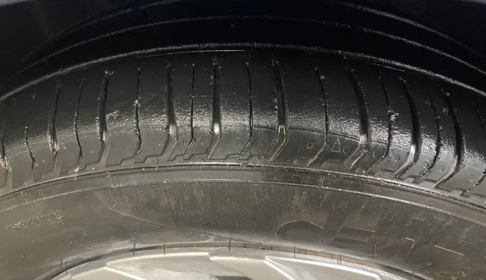 2019 Maruti IGNIS DELTA 1.2 AMT, Petrol, Automatic, 66,594 km, Left Front Tyre Tread