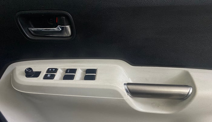 2019 Maruti IGNIS DELTA 1.2 AMT, Petrol, Automatic, 66,594 km, Driver Side Door Panels Control