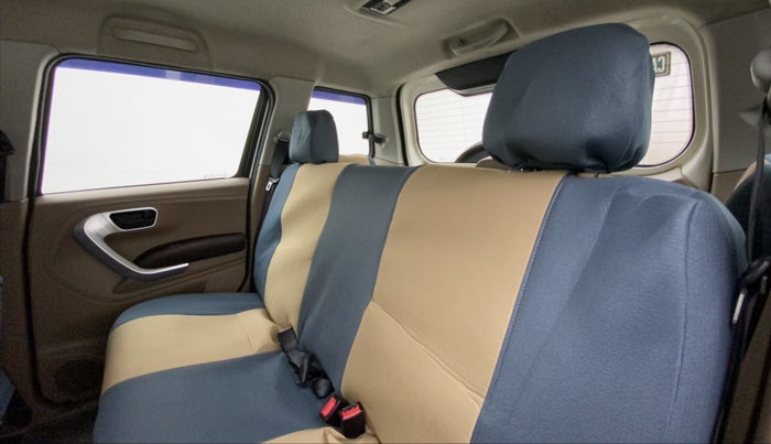 2016 Mahindra TUV300 T8 AMT, Diesel, Automatic, 77,947 km, Right Side Rear Door Cabin