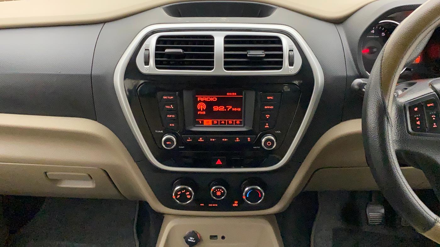 2016 Mahindra TUV300 T8 AMT, Diesel, Automatic, 77,947 km, Air Conditioner