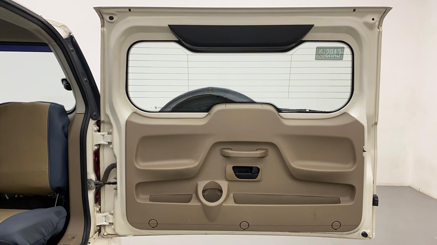 2016 Mahindra TUV300 T8 AMT, Diesel, Automatic, 77,947 km, Boot Door Open