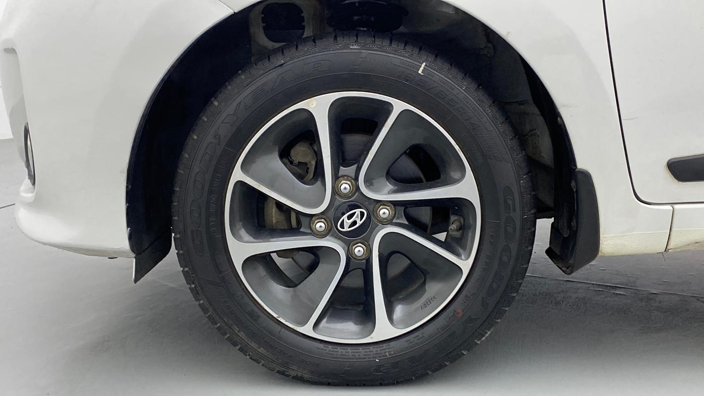 2017 Hyundai Grand i10 SPORTZ (O) 1.2 AT VTVT, Petrol, Automatic, 39,261 km, Left Front Wheel
