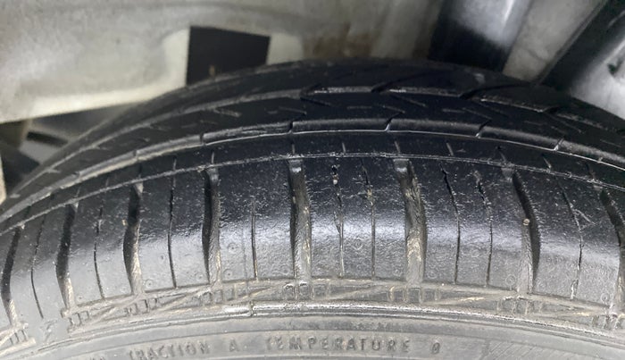 2017 Hyundai Grand i10 SPORTZ (O) 1.2 AT VTVT, Petrol, Automatic, 39,261 km, Left Rear Tyre Tread