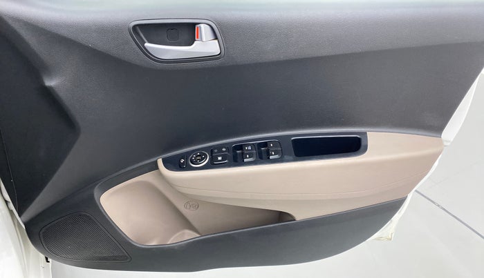 2017 Hyundai Grand i10 SPORTZ (O) 1.2 AT VTVT, Petrol, Automatic, 39,261 km, Driver Side Door Panels Control