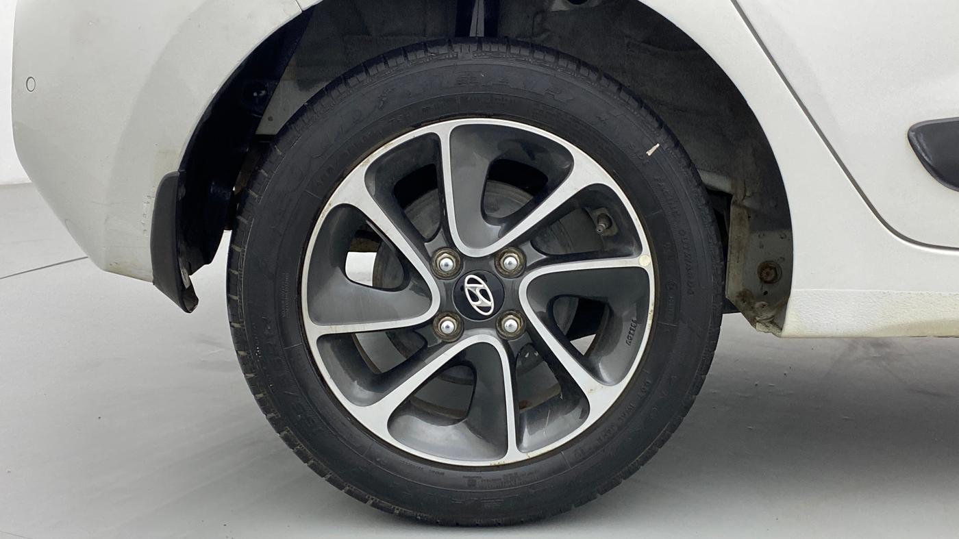 2017 Hyundai Grand i10 SPORTZ (O) 1.2 AT VTVT, Petrol, Automatic, 39,261 km, Right Rear Wheel