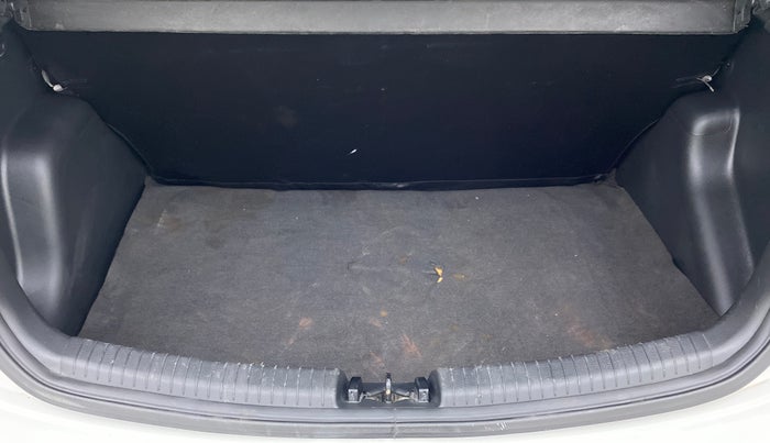 2017 Hyundai Grand i10 SPORTZ (O) 1.2 AT VTVT, Petrol, Automatic, 39,261 km, Boot Inside