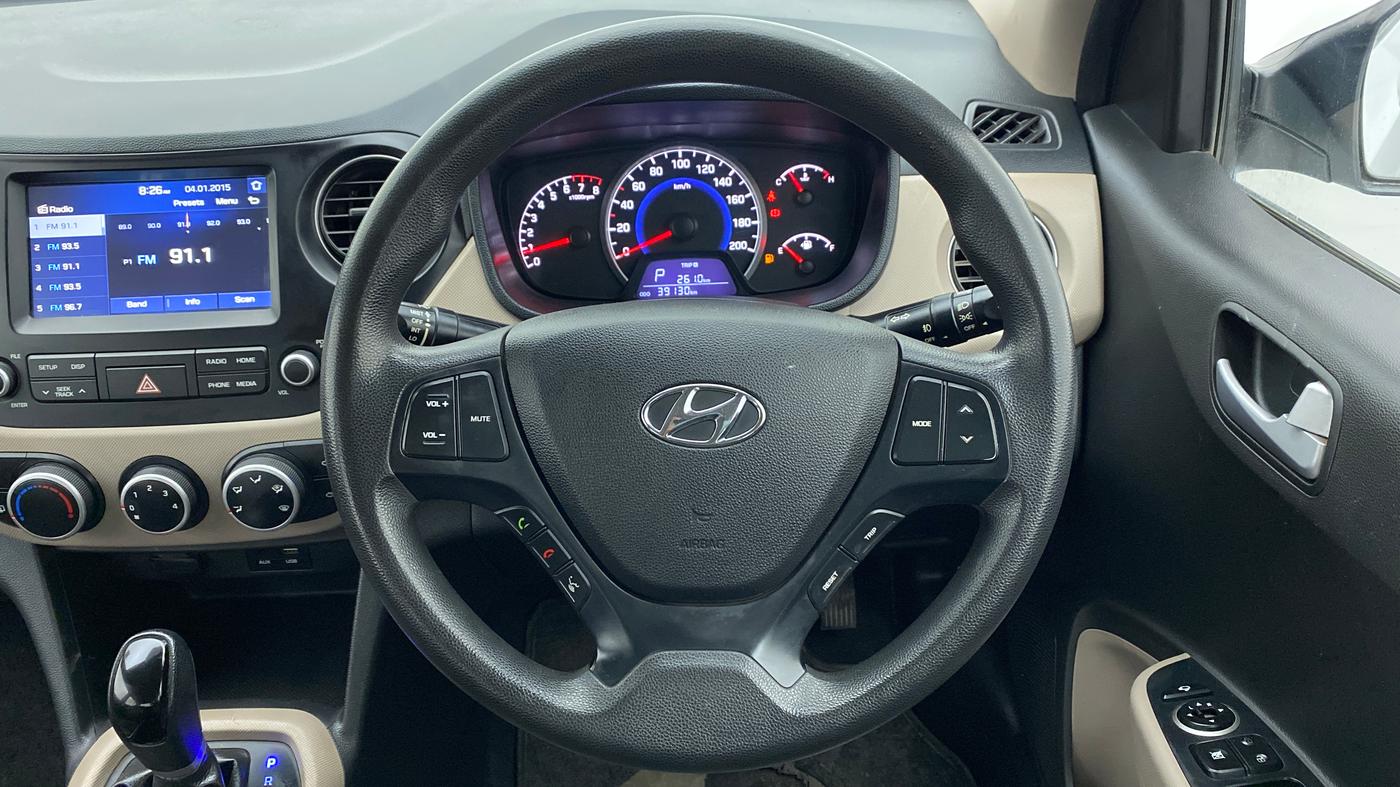 2017 Hyundai Grand i10 SPORTZ (O) 1.2 AT VTVT, Petrol, Automatic, 39,261 km, Steering Wheel Close Up