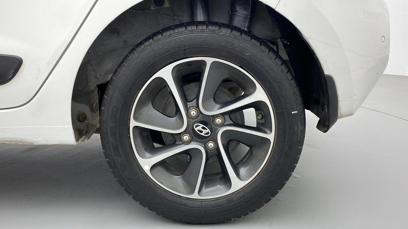 2017 Hyundai Grand i10 SPORTZ (O) 1.2 AT VTVT, Petrol, Automatic, 39,261 km, Left Rear Wheel