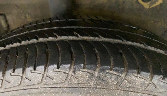 2014 Maruti Celerio VXI AMT, Petrol, Automatic, 87,315 km, Right Rear Tyre Tread