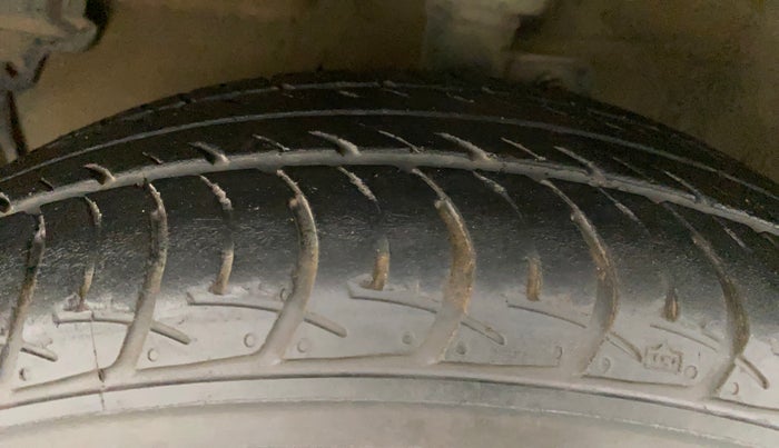2014 Maruti Celerio VXI AMT, Petrol, Automatic, 87,315 km, Left Front Tyre Tread