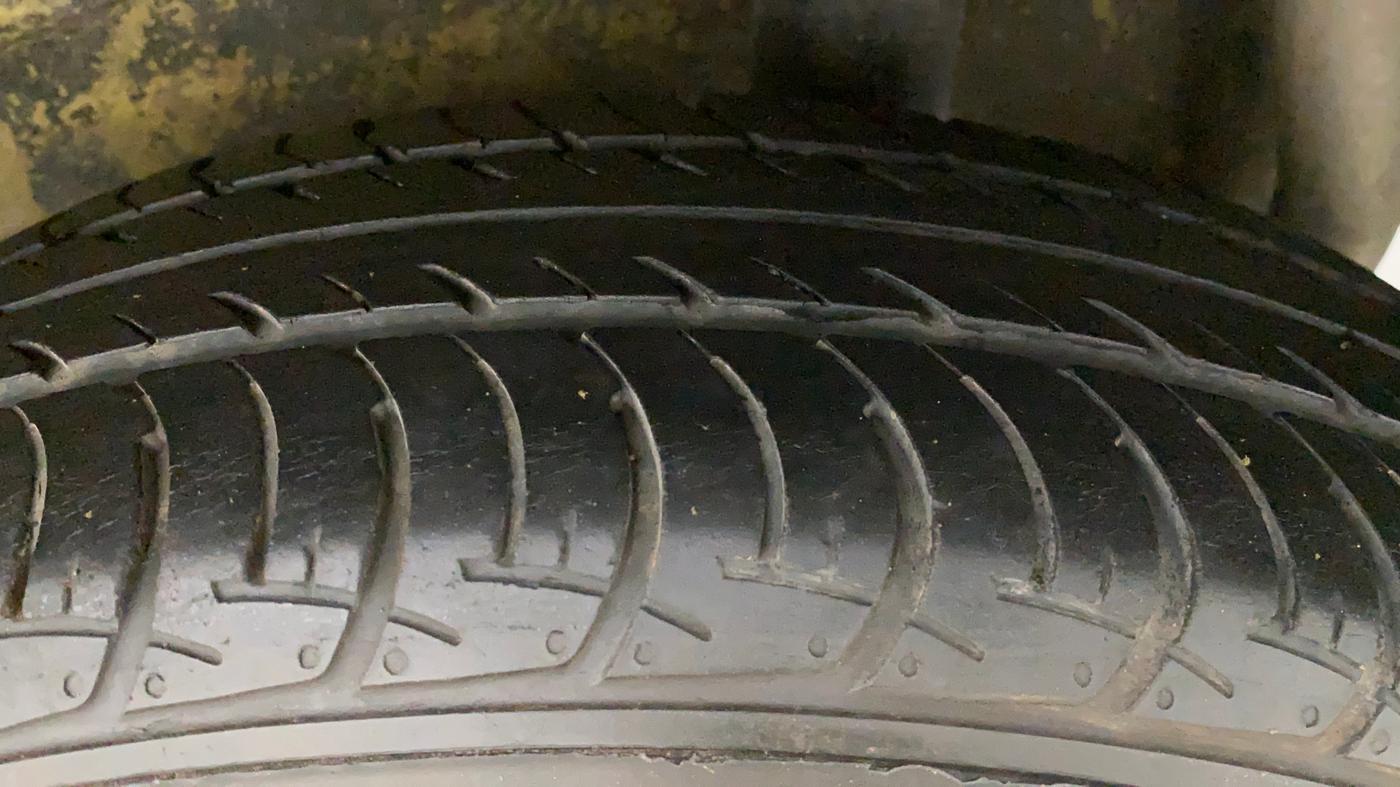 2014 Maruti Celerio VXI AMT, Petrol, Automatic, 87,315 km, Left Rear Tyre Tread