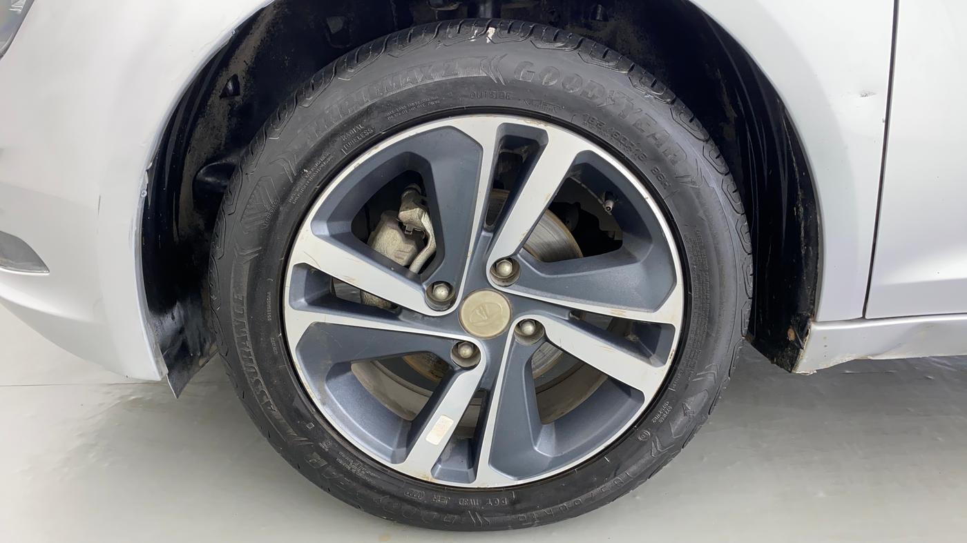 2021 Tata ALTROZ XZ 1.5 RTQ, Diesel, Manual, 38,314 km, Left Front Wheel