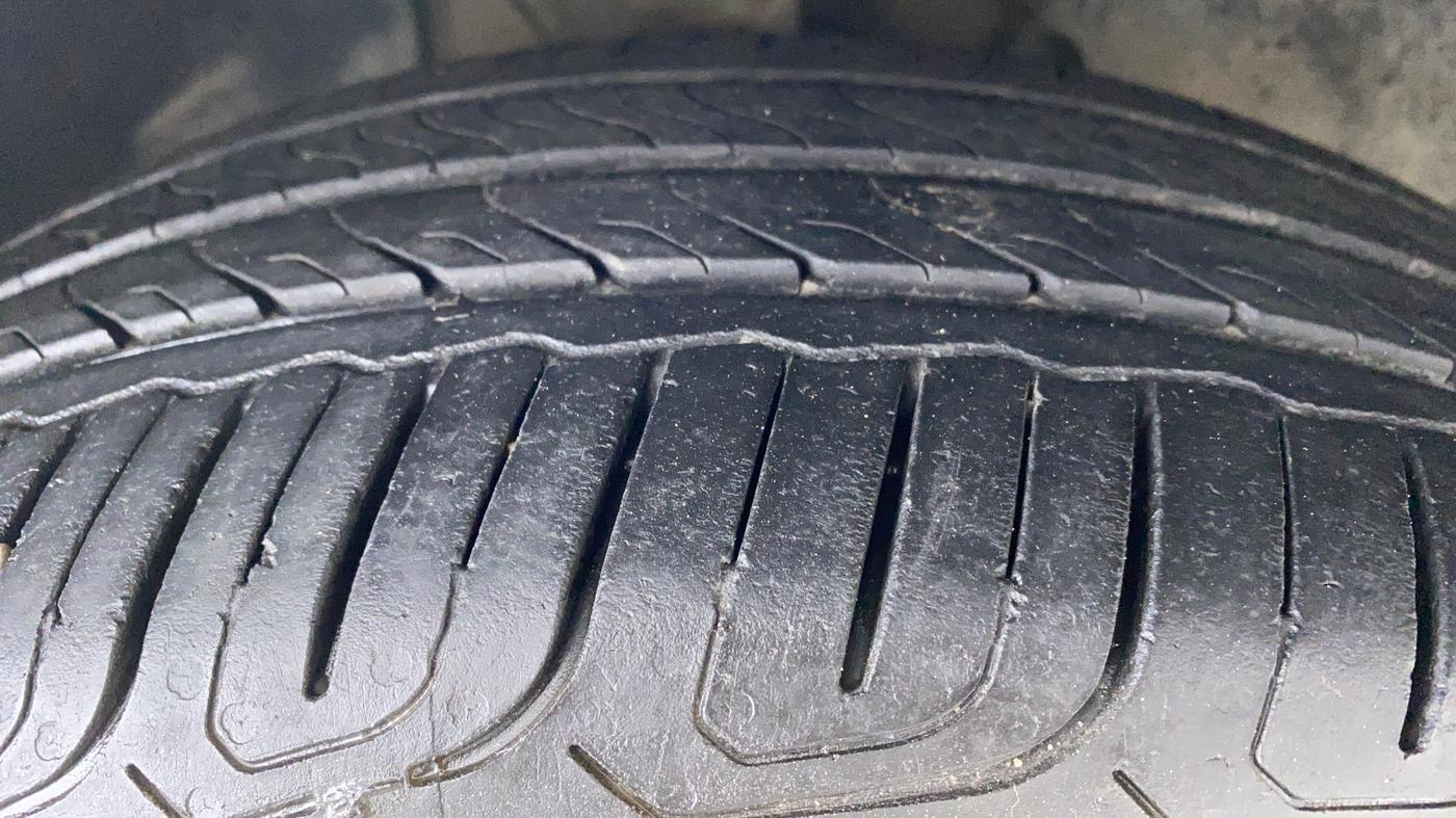 2021 Tata ALTROZ XZ 1.5 RTQ, Diesel, Manual, 38,314 km, Right Front Tyre Tread
