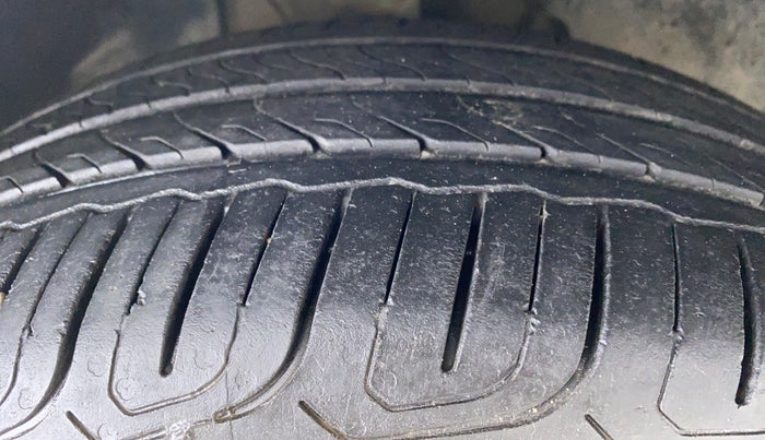 2021 Tata ALTROZ XZ 1.5 RTQ, Diesel, Manual, 38,314 km, Right Front Tyre Tread