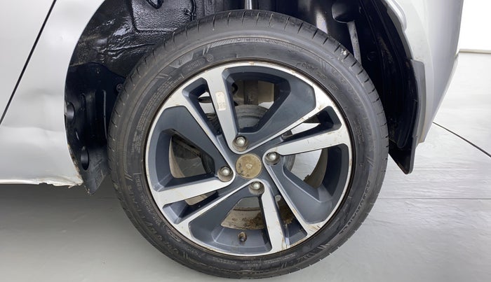 2021 Tata ALTROZ XZ 1.5 RTQ, Diesel, Manual, 38,314 km, Left Rear Wheel