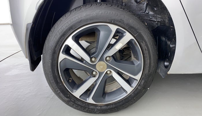 2021 Tata ALTROZ XZ 1.5 RTQ, Diesel, Manual, 38,314 km, Right Rear Wheel