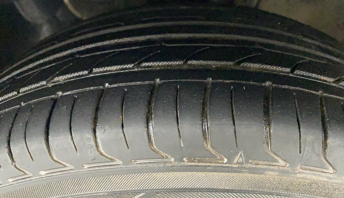 2018 Hyundai Elite i20 MAGNA EXECUTIVE 1.2, CNG, Manual, 78,662 km, Left Front Tyre Tread