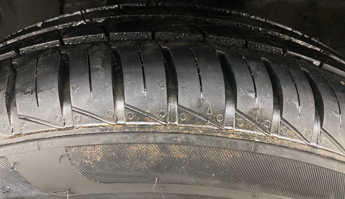 2021 Renault Kwid RXL, Petrol, Manual, 47,164 km, Left Front Tyre Tread