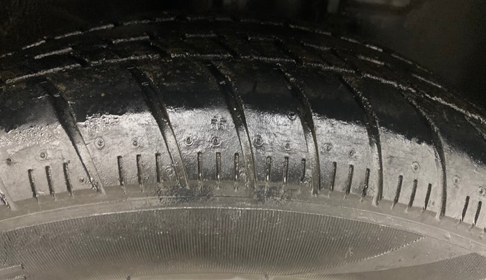 2021 Renault Kwid RXL, Petrol, Manual, 47,164 km, Right Front Tyre Tread