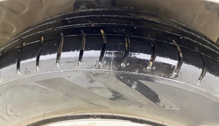 2015 Maruti Celerio VXI, Petrol, Manual, 77,372 km, Right Front Tyre Tread