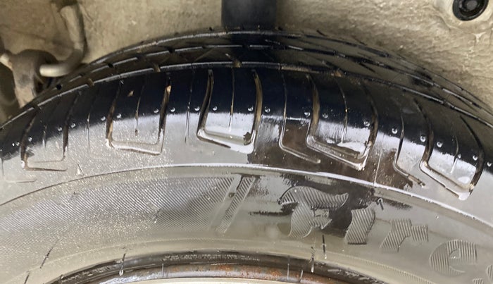 2015 Maruti Celerio VXI, Petrol, Manual, 77,372 km, Right Rear Tyre Tread