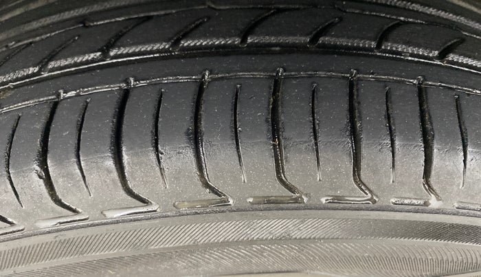 2015 Honda Amaze 1.2L I-VTEC VX, Petrol, Manual, 56,027 km, Left Front Tyre Tread