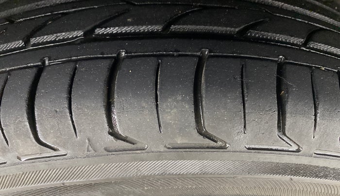 2015 Honda Amaze 1.2L I-VTEC VX, Petrol, Manual, 56,027 km, Right Rear Tyre Tread