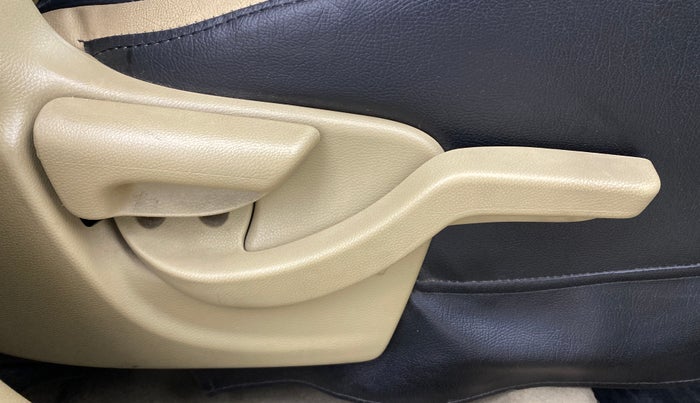 2015 Honda Amaze 1.2L I-VTEC VX, Petrol, Manual, 56,027 km, Driver Side Adjustment Panel